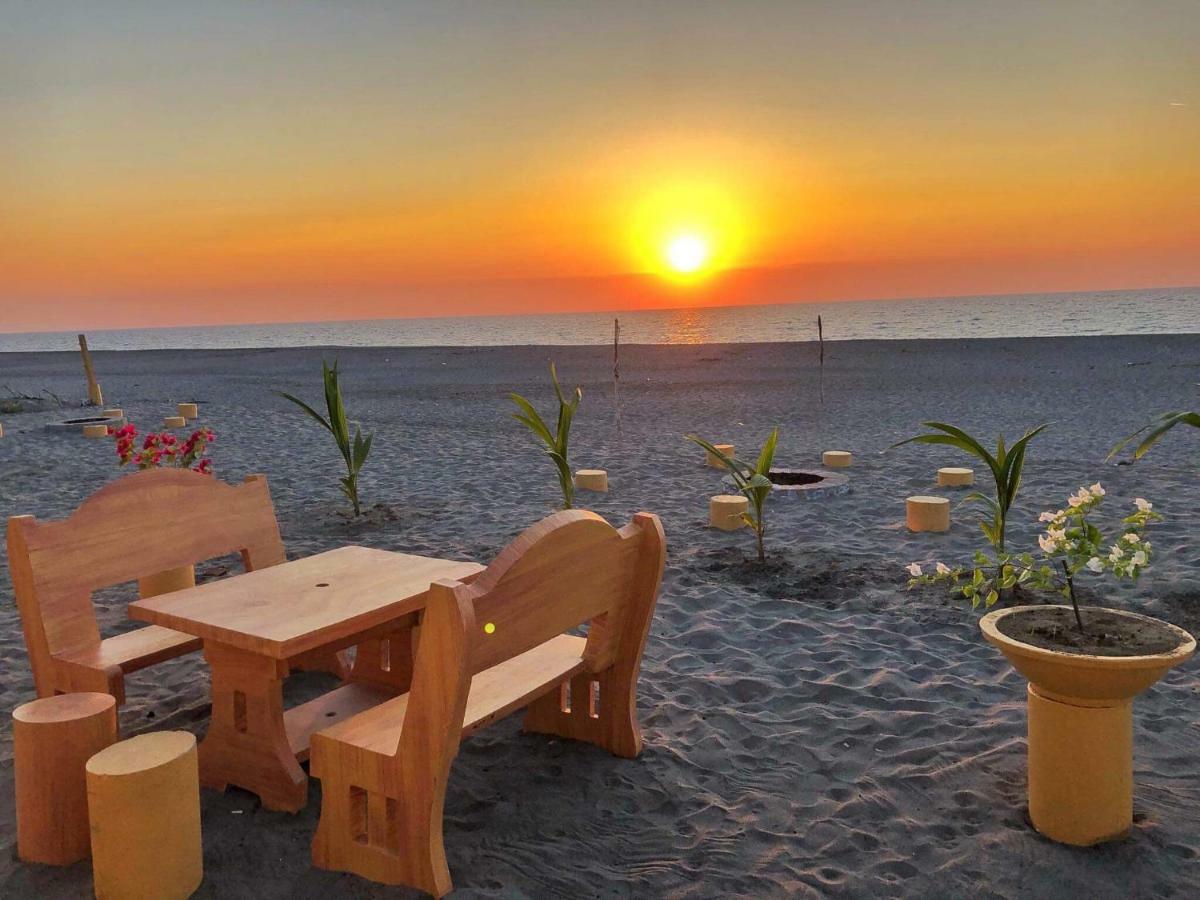 Sea Breeze Beachfront Home And Cottages سان خوان المظهر الخارجي الصورة